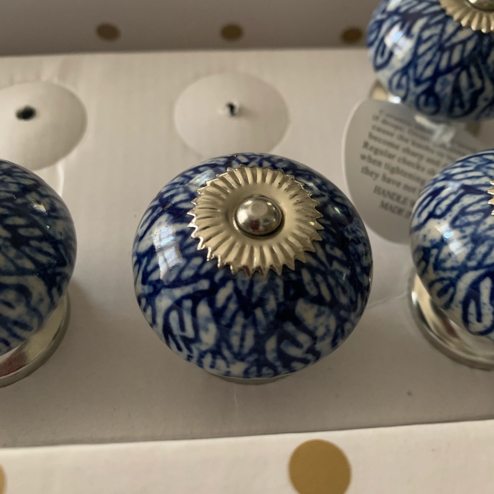 7 drawer knobs/ drawer/ cabinet pulls--Casa Decor